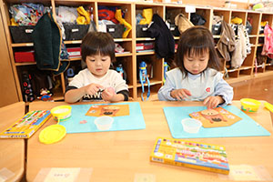 絵馬の制作　ひよこ