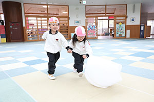 雪だるまころがし　うさぎ・ぱんだ