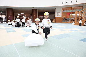 雪だるまころがし　うさぎ・ぱんだ