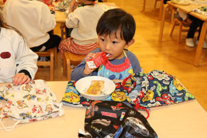 みんなでお給食　あひる・すみれ