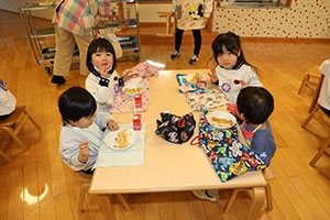 みんなでお給食　あひる・すみれ