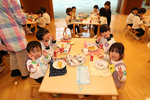 みんなでお給食　あひる・すみれ