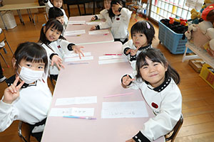 書初め大会　がんばったね！　年中組