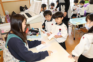 書初め大会　がんばったね！　年中組