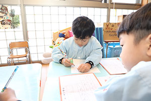 書初め大会　がんばりました　年長組　NO.2