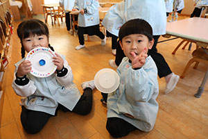 コマの制作　きりん