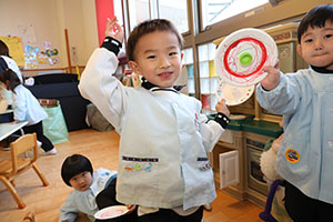 コマの制作　きりん