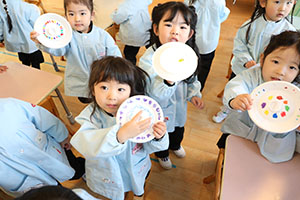 コマの制作　きりん