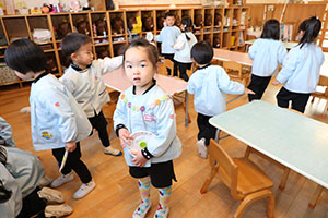 コマの制作　きりん