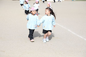 マラソン頑張っています　ひよこ・りす・うさぎ・ばら