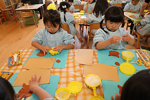 絵馬の制作　こあら