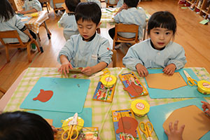 絵馬の制作　こあら