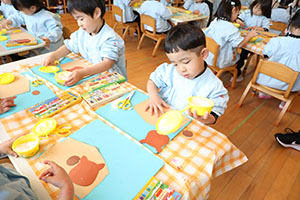 絵馬の制作　こあら