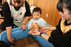 作品展の制作活動　ことり