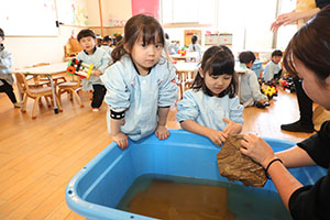 作品展の制作活動　ことり