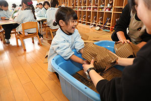 作品展の制作活動　ことり
