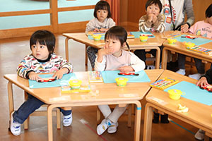 獅子舞の制作　ひよこ