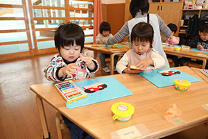 獅子舞の制作　ひよこ