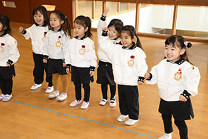 体操教室　ー鉄棒ー　きりん