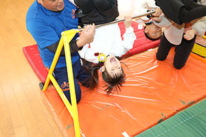 体操教室　ー鉄棒ー　ぱんだ