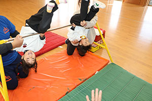 体操教室　ー鉄棒ー　ぱんだ