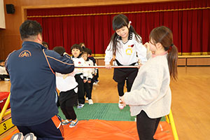 体操教室　ー鉄棒ー　ぱんだ