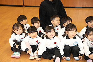 体操教室　ー鉄棒ー　こあら