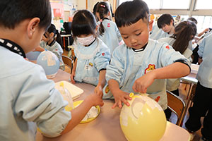 作品展　張り子の制作　Ｅ