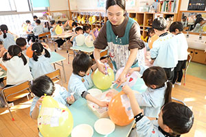 作品展　張り子の制作　Ｄ