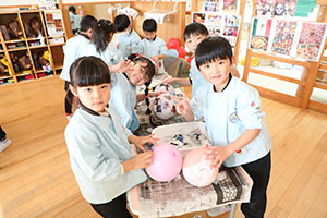 作品展　張り子の制作　Ａ