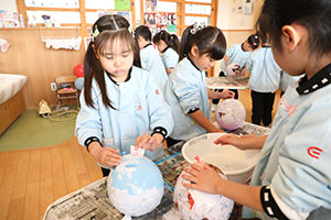 作品展　張り子の制作　Ａ