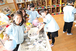 作品展　張り子の制作　Ａ