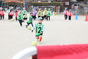 サッカー教室が開かれました　B・D