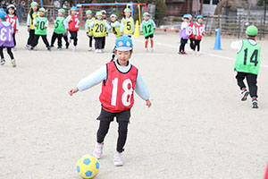 サッカー教室が開かれました　B・D