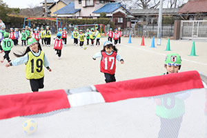 サッカー教室が開かれました　B・D