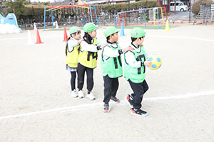 サッカー教室が開かれました　B・D
