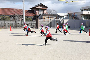 サッカー教室が開かれました　C