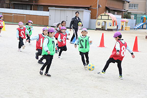 サッカー教室が開かれました　C