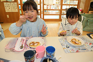 ホットケーキパーティ　　ひまわり・たんぽぽ・すみれ