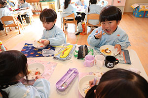 ホットケーキパーティ　りす・こあら・きりん