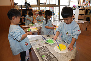 作品展の制作活動とマラソンの様子　ぺんぎん