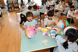 張り子の制作　D