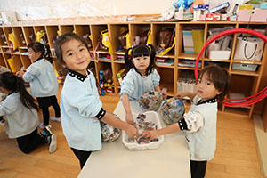 張り子の制作　ばら