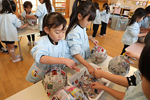 張り子の制作　ばら