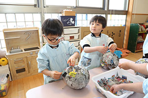 張り子の制作　ばら