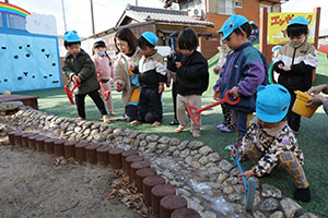 氷をみつけたよ　ぺんぎん