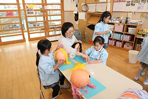 作品展の制作活動　ばら