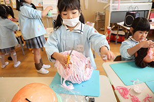 作品展の制作活動　ばら