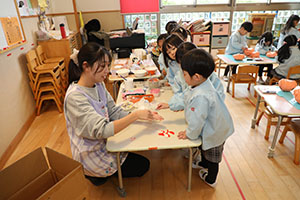 作品展の制作活動　きりん