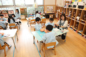 作品展の制作活動　きりん